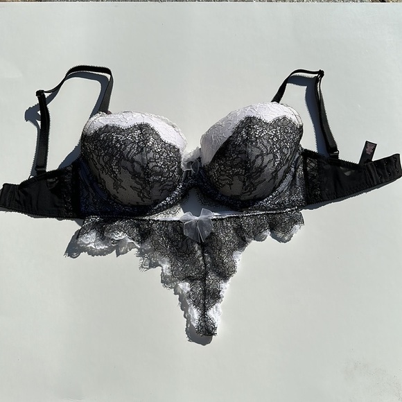 Dream Angels Lined Demi 32DDD eyelash lace black & white thong size Small - Picture 2 of 6